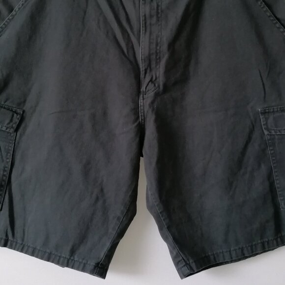Authentic Issue Wrangler Mens Black High Rise Flat Front Cargo Shorts Size 38 - Picture 3 of 6